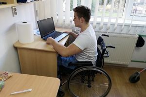 FOTO. Sătmăreanul în scaun cu rotile, student la Inginerie în Cluj-Napoca: Vreau să fiu cineva în viaţă