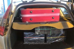 FOTO/VIDEO. Ucrainean lăsat fără maşină, după ce a fost tras pe dreapta de poliţişti în judeţ