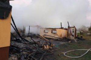 Interventie maraton a pompierilor la un incendiu din Seini (FOTO)