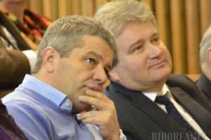 Blat pentru Bodog: În ciuda problemelor de integritate, Florian Bodog e menajat de conducerea Universităţii din Oradea