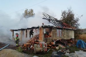 Dimineaţă de foc pentru pompierii năsăudeni (FOTO)