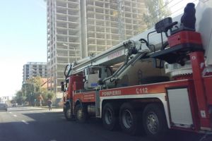 Incendiu la o clădire în construcţie din complexul ISHO. Muncitori evacuaţi