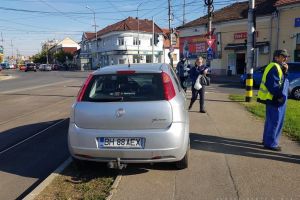 Parcare-n nepăsare: Muncitorii care calibrează semafoarele din Decebal se dovedesc nişte 