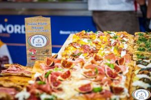 Românii care sunt profesorii pizzari-lor din Italia au înfiinţat o asociaţie profesională acasă