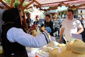 De ce nu găsim la Bistriţa brânza de Feldru, atestată ca produs montan (FOTO)