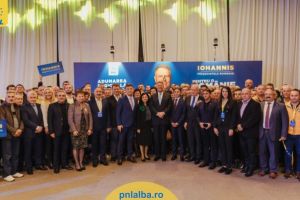 (P) Iohannis şi PNL au învins PSD. Ce urmează după moţiunea de cenzură?
