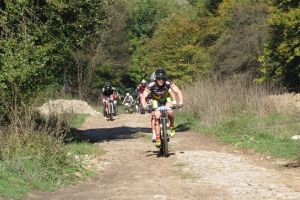 Concurs de biciclete într-un peisaj de poveste şi sate pitoreşti din Timiş