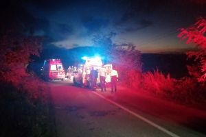Ultima seară: Un motociclist de 39 de ani a murit, duminică, în Bihor după ce a izbit un Volkswagen (FOTO)