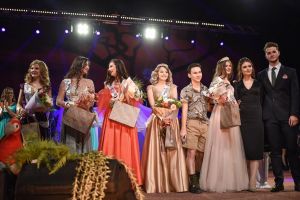 Spectacol în mijlocul savanei, la Balul Bobocilor de la Colegiul Naţional ”Ştefan cel Mare”