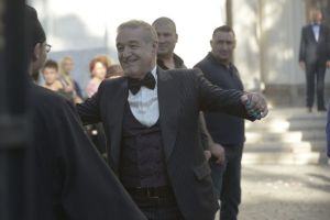 IMAGINI SUPER-EXCLUSIVE DE LA NUNTA CARE ÎL COSTĂ 500.000 EURO PE GIGI BECALI!