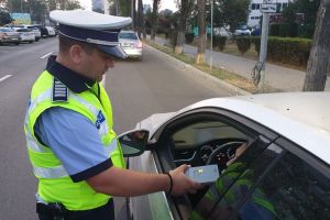 Șoferi beţi la volan, depistaţi în weekend de poliţişti la Feliceni, Topliţa şi Mădăraş