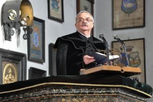 Episcop reformat: Situaţia maghiarilor din Transilvania e similară copiilor cu părinţi divorţaţi