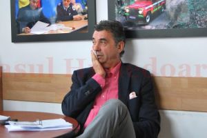 SMURD, eternul agent electoral. Mărginean susţine că Primăria Deva face un abuz, scoţând „Salvital” din buricul târgului. Ovidiu Moş: „Se lamentează degeaba. Îi dăm alt spaţiu”