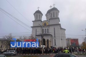 FOTO-VIDEO: Prima slujbă la Catedrala din Focşani. Ca să fie sfinţită, catedrala trebuie pictată