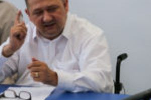 Războiul continuă! Senatorul Chisăliţă nu va vota Guvernul care „se chinuie să se nască”