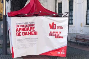 Începe distracţia! BEJ înlătură un cort cu Dăncilă şi altul cu Partidul Rezist din centru, la sesizarea PNL