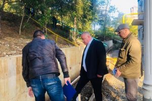 Viceprimarul Ganea, vizita de lucru pe strada Andrei Muresanu din Ploiesti: Trebuie sa finalizam urgent lucrarea la versant