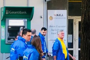 Dobre a inceput campania. Atentie, actiune cu miza dubla