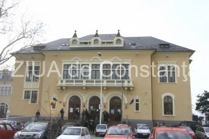 A imprumutat un cabinet stomatologic cu 2.000 de euro si a ramas cu buza umflata