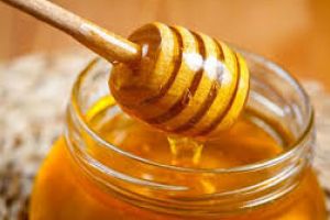 Mierea, alimentul complet. Ce beneficii are pentru organism, piele si par 