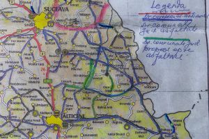 Drumuri proaste şi acces auto dificil, într-o zonă a judeţului uitată de autorităţi în ...