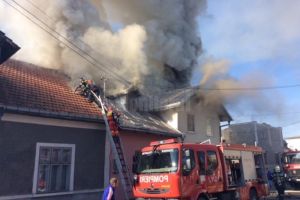 Incendiu în apropierea staţiei CFR Rădăuţi