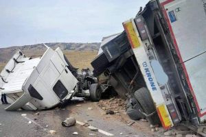 Atenţie şoferi! Circulaţie îngreunată pe DN7 Sebeş-Deva, din cauza unui accident între un autoturism şi o automacara