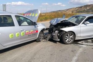 ACCIDENT rutier în localitatea Jidvei, pe DJ107, între două autoturisme. O persoană este rănită