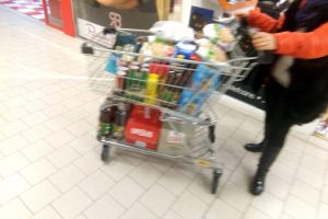 Angajatul unui supermarket din Piteşti, acuzat de vocabular pornografic