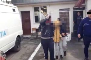 Găşti de bătăuşi sparte la Piteşti şi Curtea de Argeş