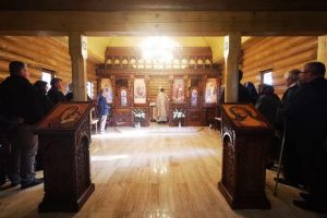 Biserica de lemn construită în incinta Complexului President din Băile Felix a fost târnosită (FOTO)