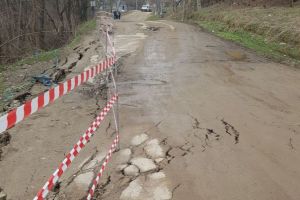 Constructori interesaţi de licitaţia privind consolidarea a două drumuri afectate de alunecările de teren. Vicepreşedinte CJ: Avem oferte