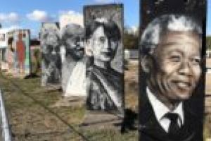 „Ost Places – despre dispariţia şi redescoperirea RDG”. Eveniment inedit la librăria Cărtureşti din Timişoara!