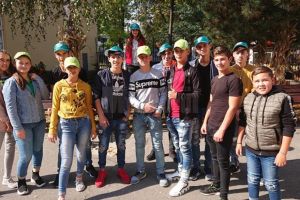 Peste 70 de elevi şi cadre didactice au participat la „Marşul pentru sănătate”, la ...