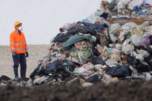 Un reportaj BBC dezvăluie că România importă deşeuri din Europa, deşi este sufocată de gunoaie. Care sunt motivele