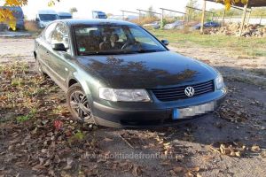 FOTO. Cum a rămas un tânăr fără maşină în PTF Petea. S-a ales şi cu un dosar penal