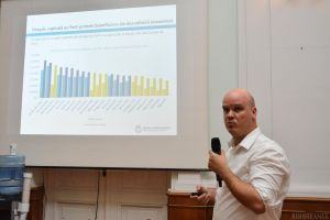 Un expert al Băncii Mondiale vorbeşte la Oradea despre cum se dezvoltă o comunitate