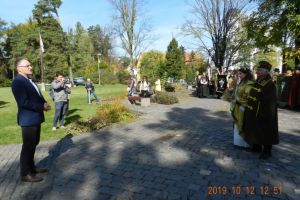 SĂRBĂTOAREA MIERII – Festivalul Mierii şi Târgul produselor tradiţionale