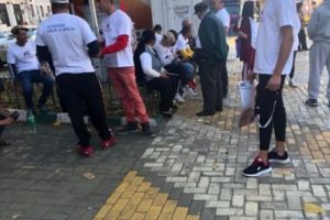 Cumpănaşu îşi face campanie cu romi la Piteşti