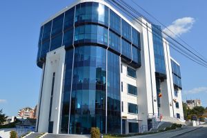 Oficial de la instanta!: Medic ginecolog din Tulcea, arestat pentru 18 infractiuni de luare de mita