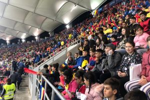 Micii dâmboviţeni au susţinut, aseară, echipa României la Arena Naţională