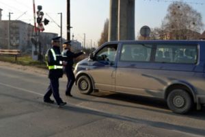 Echipaje de poliţie la treceri de calea ferată în Argeş