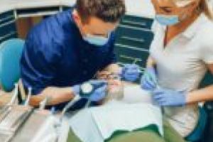 Servicii stomatologice gratuite pentru elevii şi studenţii din Reşiţa