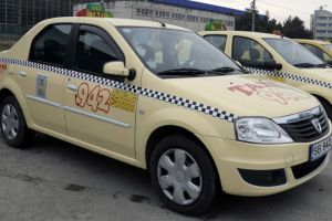 Sibian bătut de un taximetrist de la 942 – „Mi-a dat doi pumni şi mi-a distrus ochelarii”