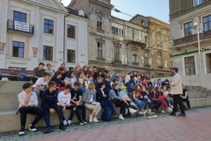 Elevi şi profesori francezi, la Școala „Avram Iancu” din Timişoara. Excursie prin Banatul multietnic