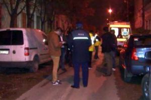 Piteştean bătut, lăsat lat pe alee cu faţa spartă