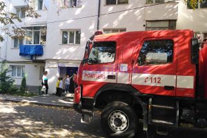 O gospodină a creat panică într-un bloc de pe Primăverii. Pompierii, chemaţi de urgenţă