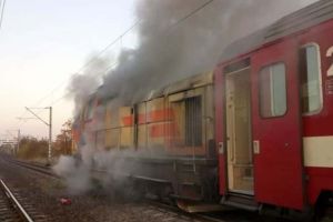 VIDEO. Panică pe calea ferată: Locomotiva trenului care circulă pe ruta Cluj-Viena a luat foc