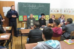 Dezbatere educaţională la Penitenciarul Târgu-Mureş