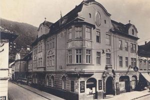 VIDEO Stadiul reparaţiilor capitale la fosta clădire Bancorex de pe Republicii